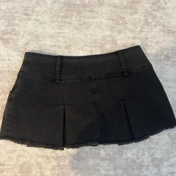 Urban Outfitters BDG Black Denim Mini Skirt - Picture 3 of 3